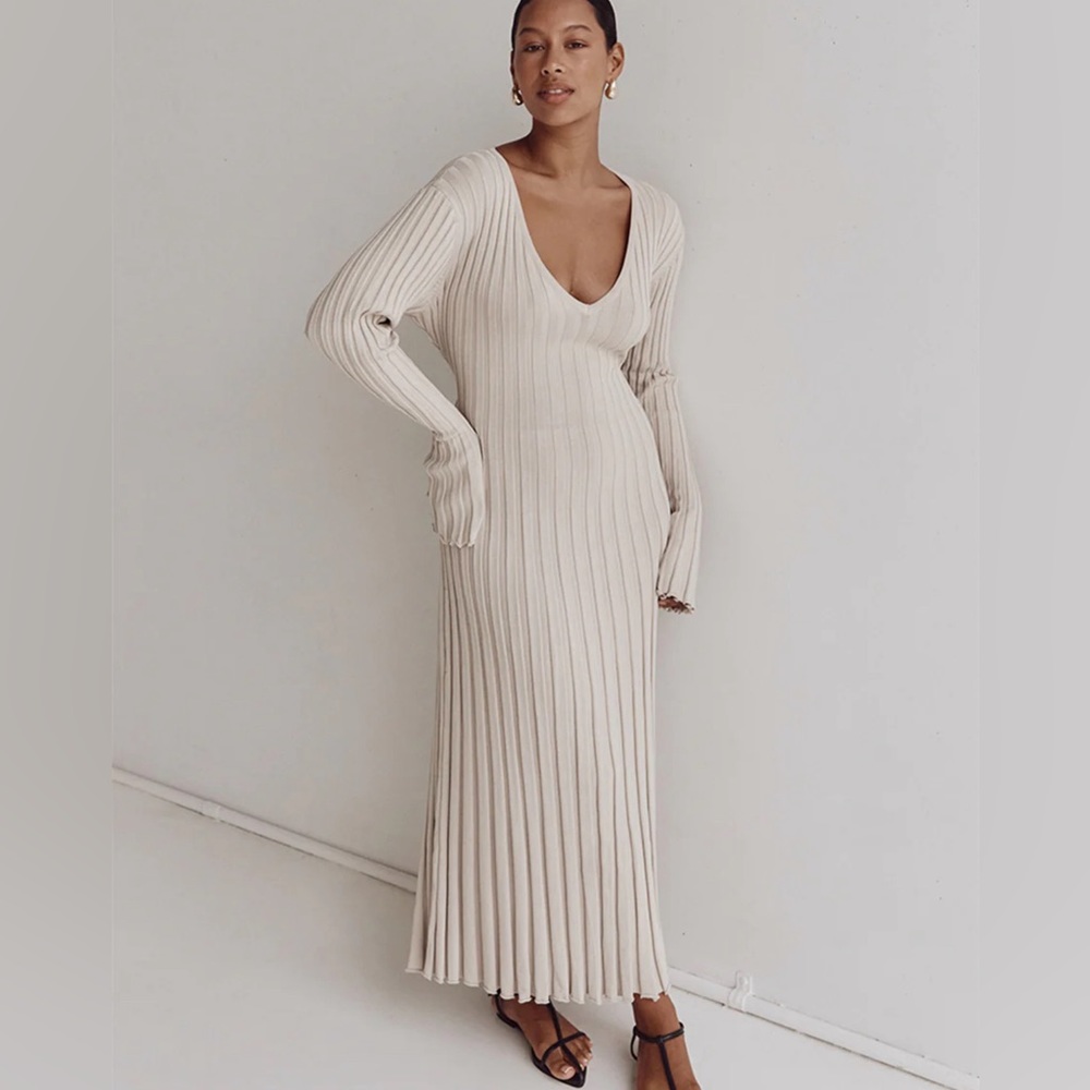 DISSH REIGN STONE SLEEVED KNIT MIDI DRESS